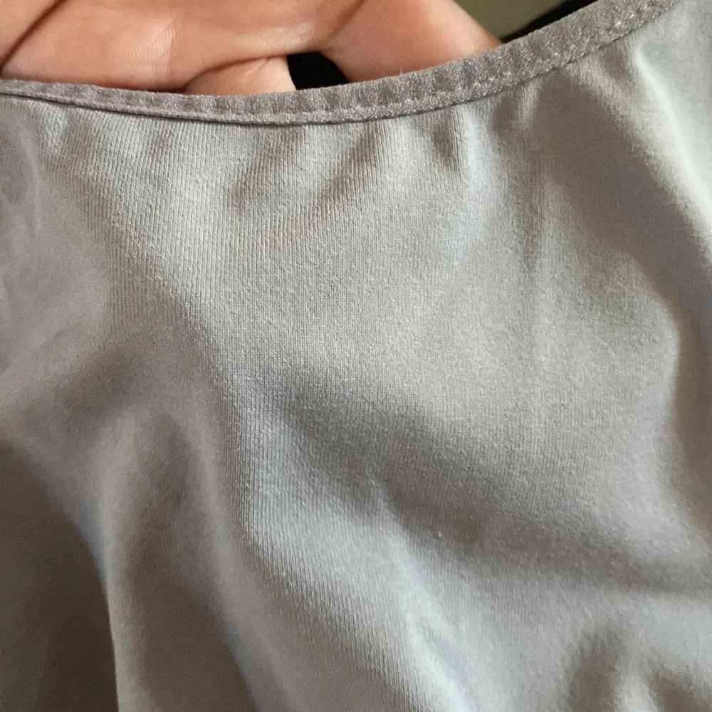 Fabletics Open Back Taupe Athletic Tank with Sewn in Sports Bra🤍🖤🤍 - Picture 5 of 7